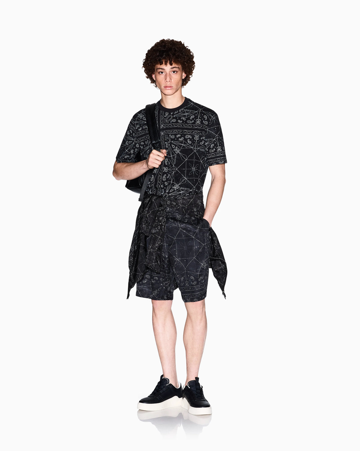 Regular fit kaleidoscope patterned t-shirt