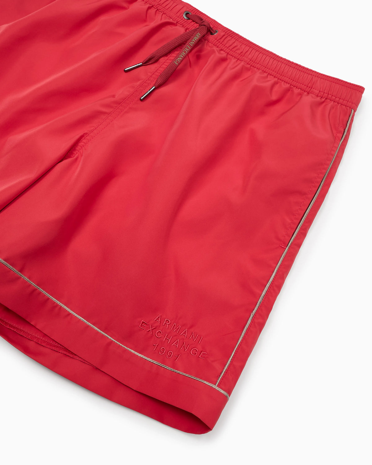 Boxer costume with contrasting profiles