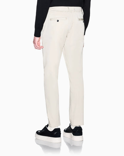 Straight-leg chinos in stretch cotton satin Essential