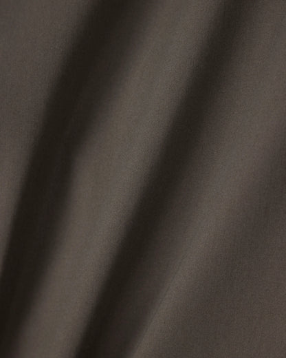 Straight-leg chinos in stretch cotton satin Essential