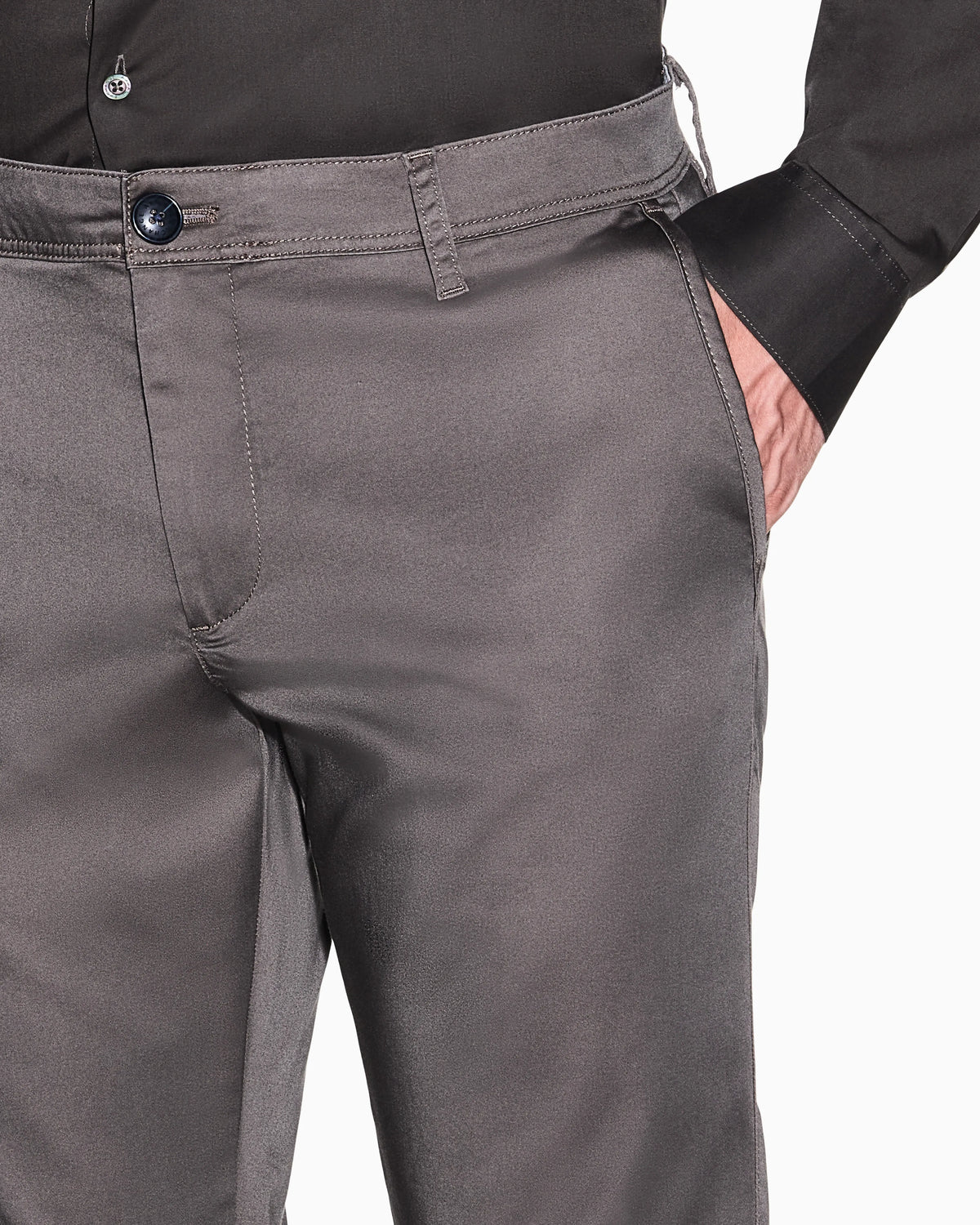 Straight-leg chinos in stretch cotton satin Essential