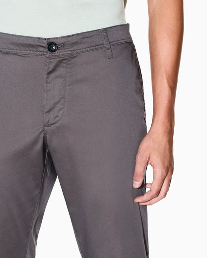 Straight-leg chinos in stretch cotton satin Essential