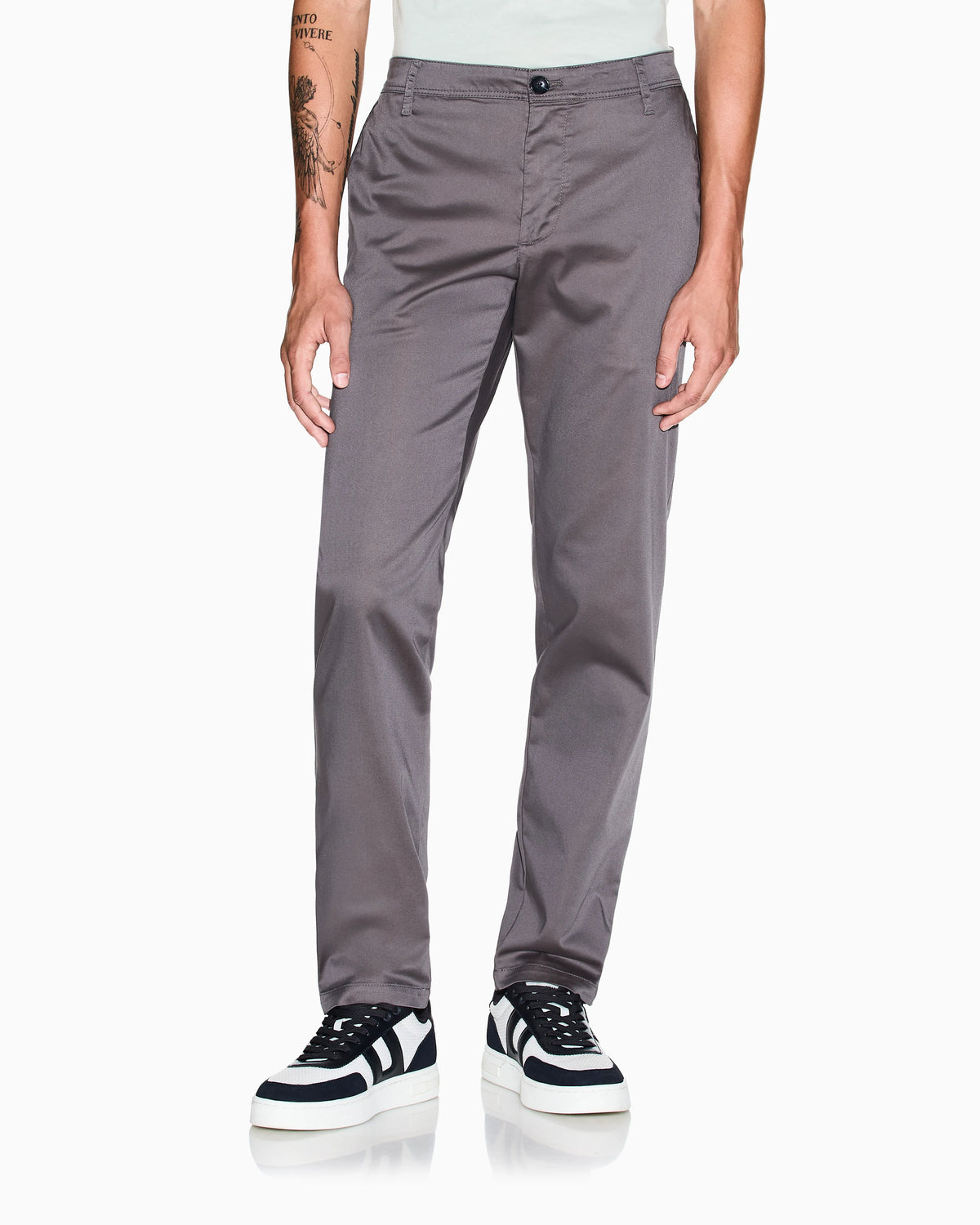 Straight-leg chinos in stretch cotton satin Essential