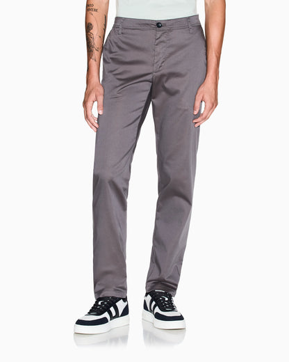 Straight-leg chinos in stretch cotton satin Essential