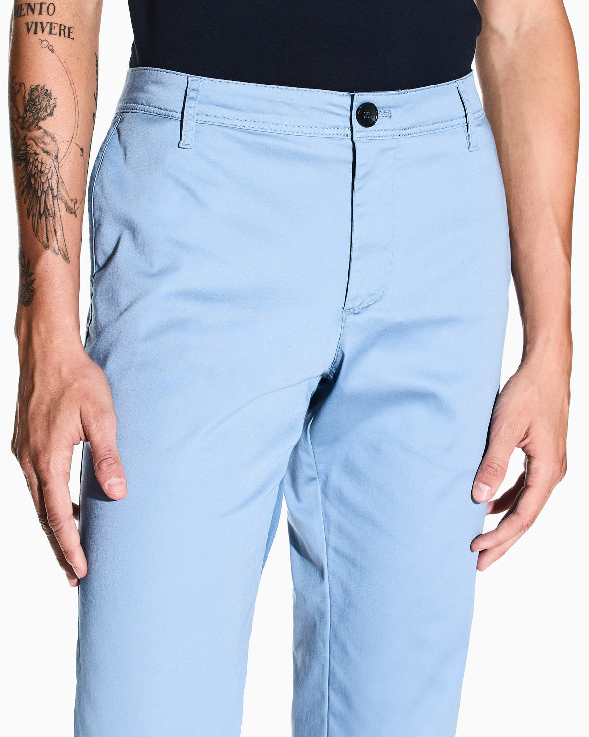 Straight-leg chinos in stretch cotton satin Essential
