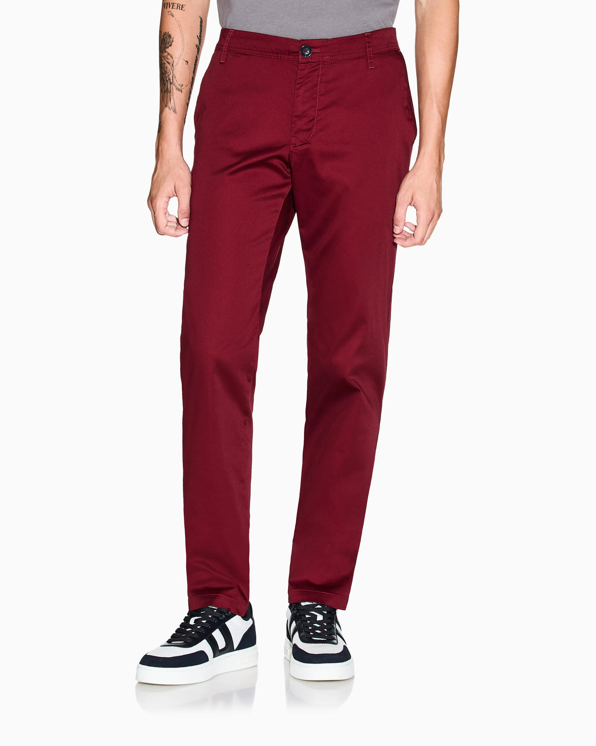 Straight-leg chinos in stretch cotton satin Essential