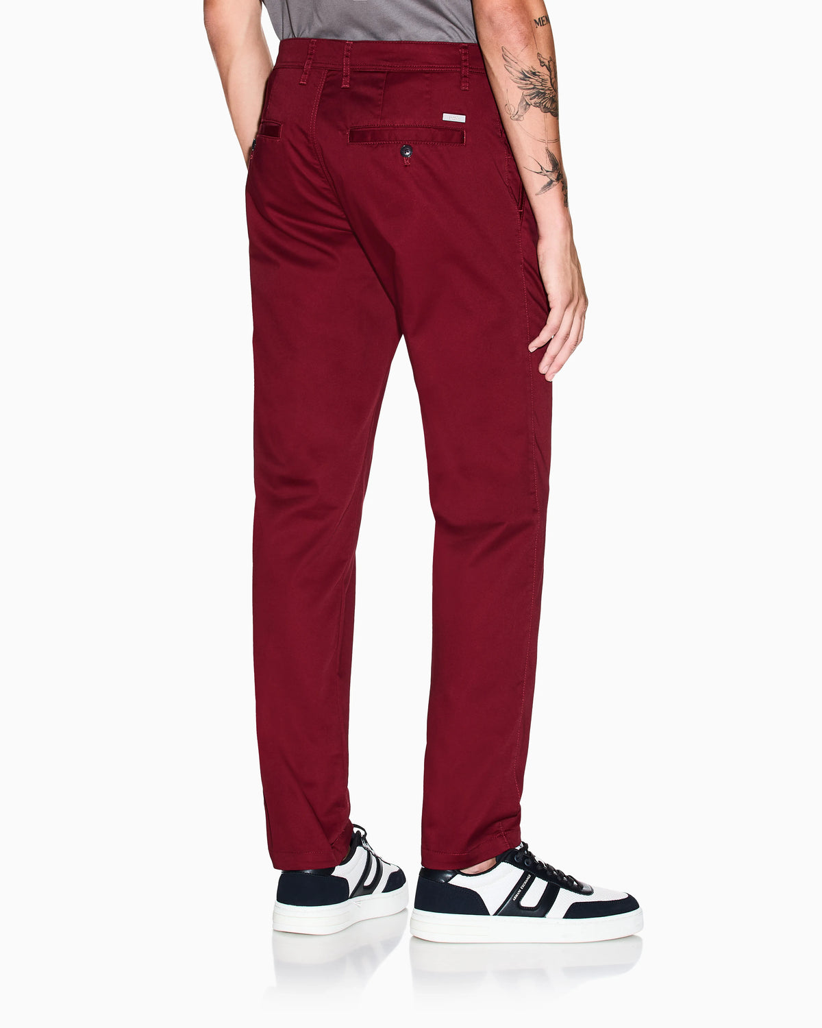 Straight-leg chinos in stretch cotton satin Essential