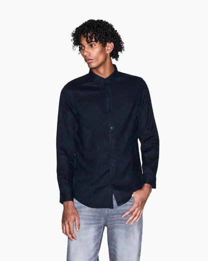 Button-up shirt in linen with classic collar