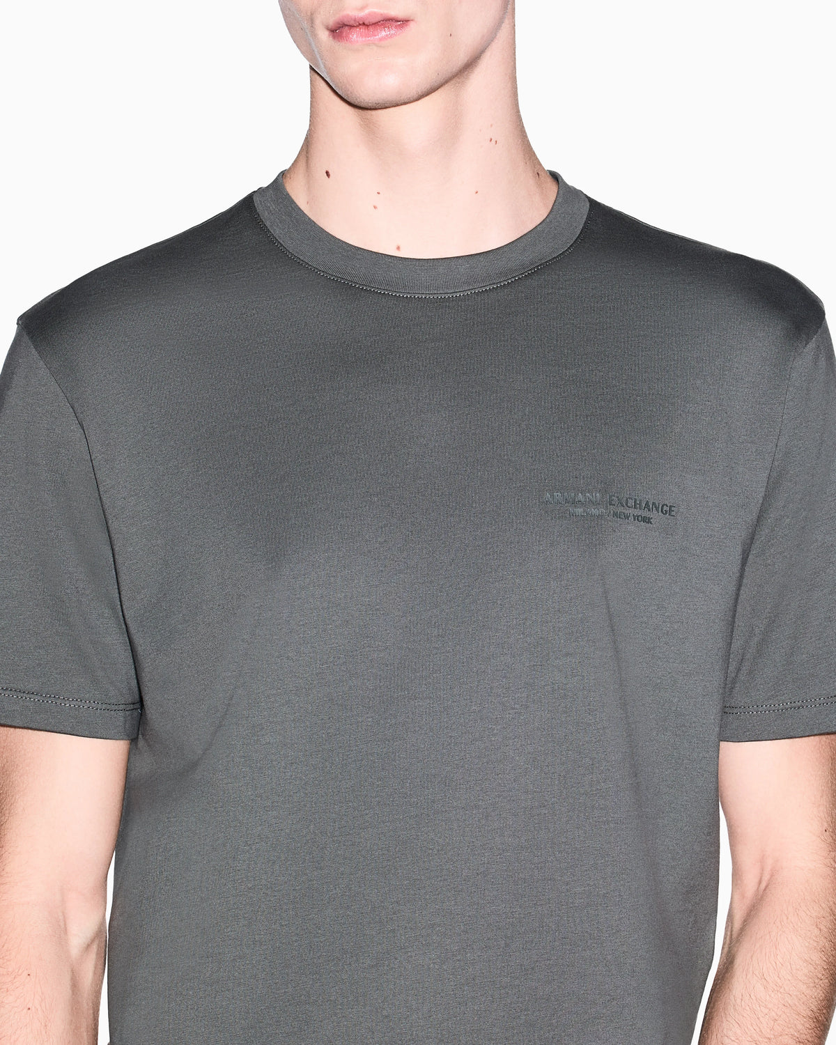 Regular fit cotton t-shirt with a chest logo Essential