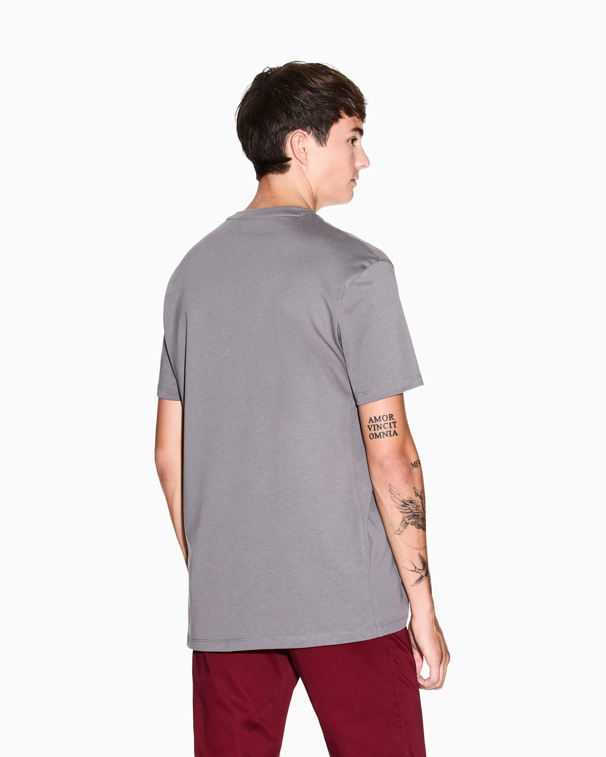 Regular fit cotton t-shirt with a chest logo Essential
