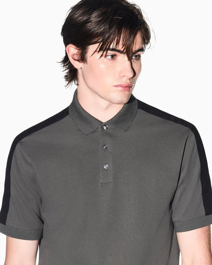 Contrasting tape polo in cotton pique