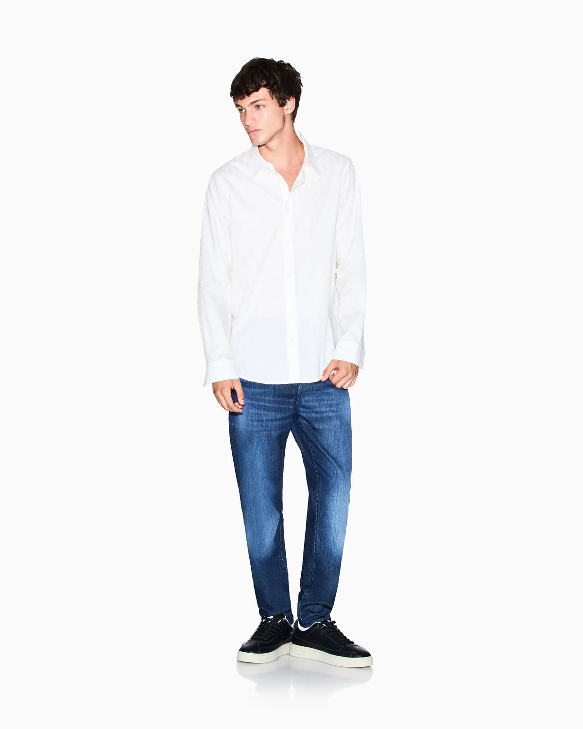 Regular fit button-up shirt in cotton jacquard Essential