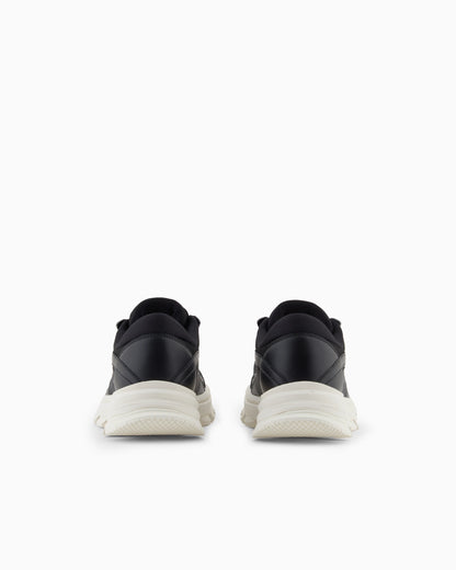 Sneakers with contrasting details