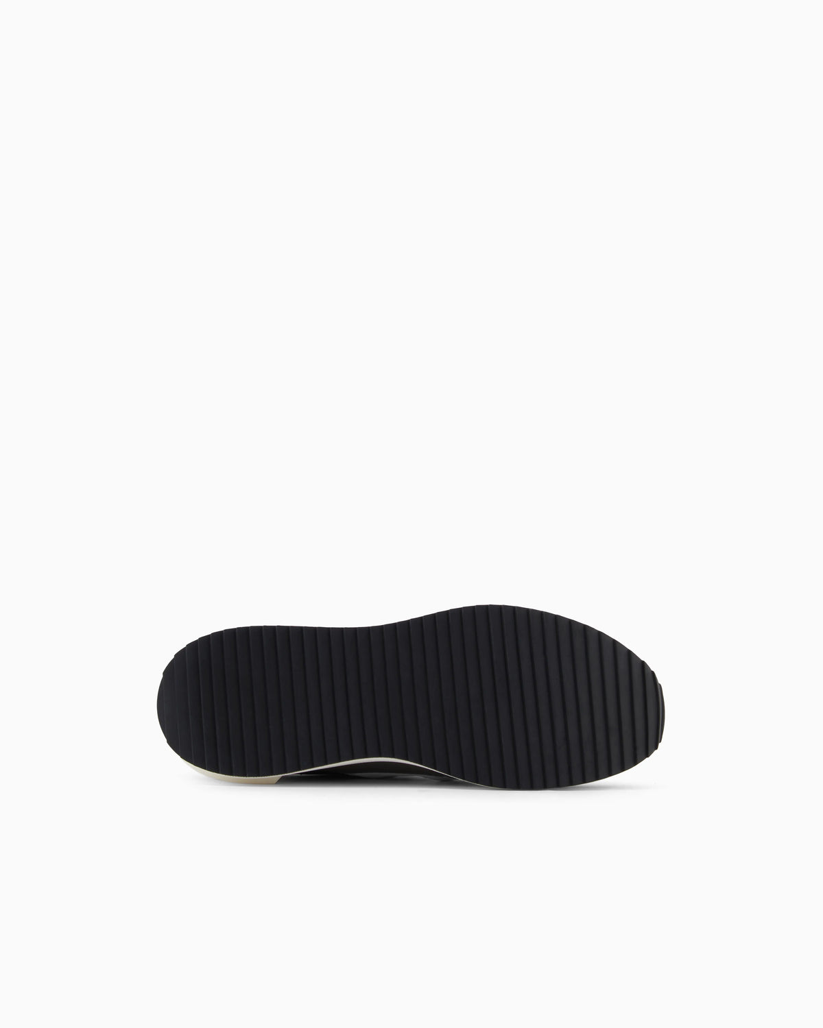 Sneakers with contrasting details