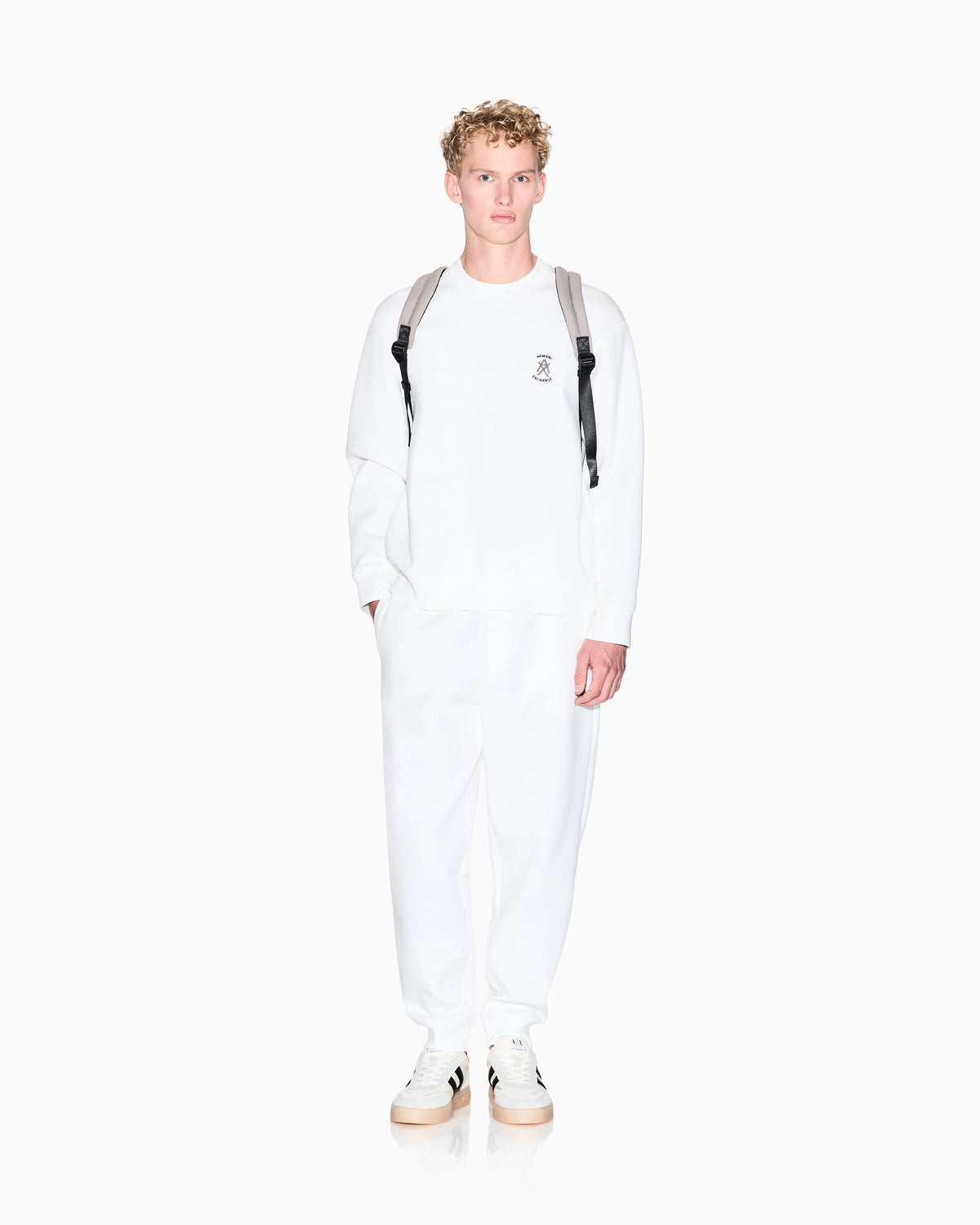 Jogger pants with metal logo