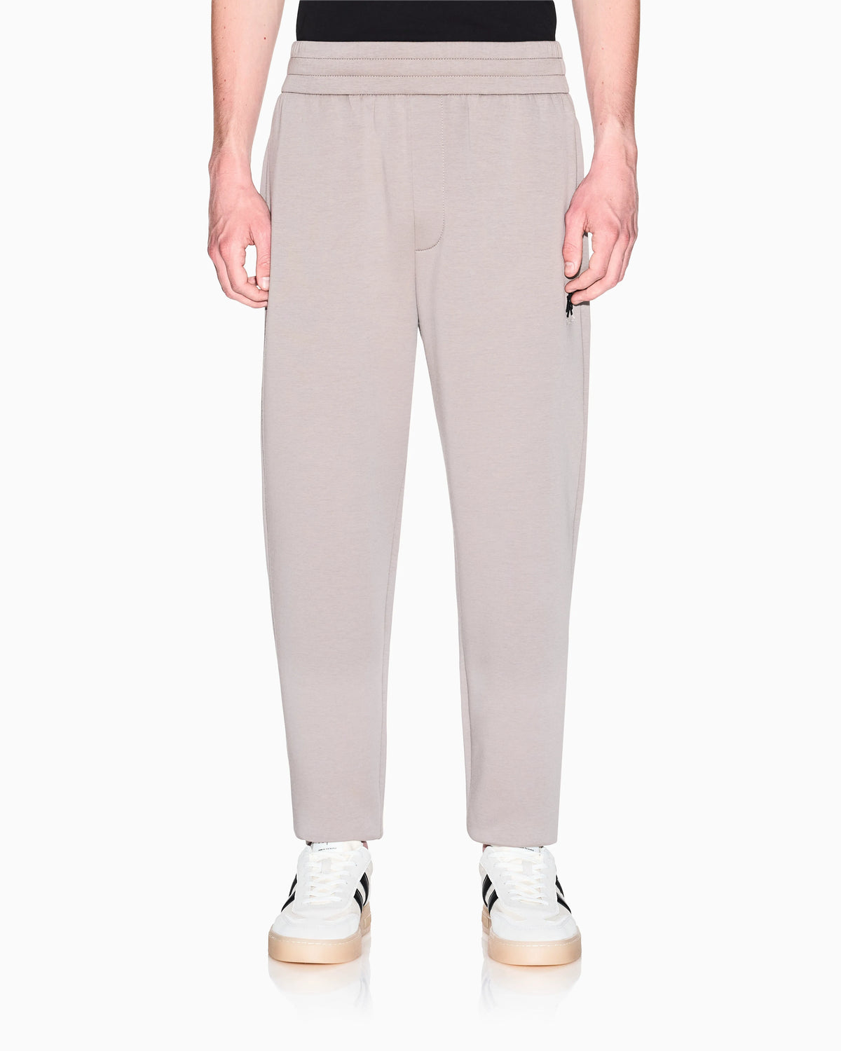 Jogger pants with metal logo