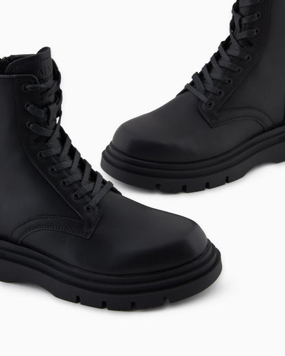 Leather amphibians