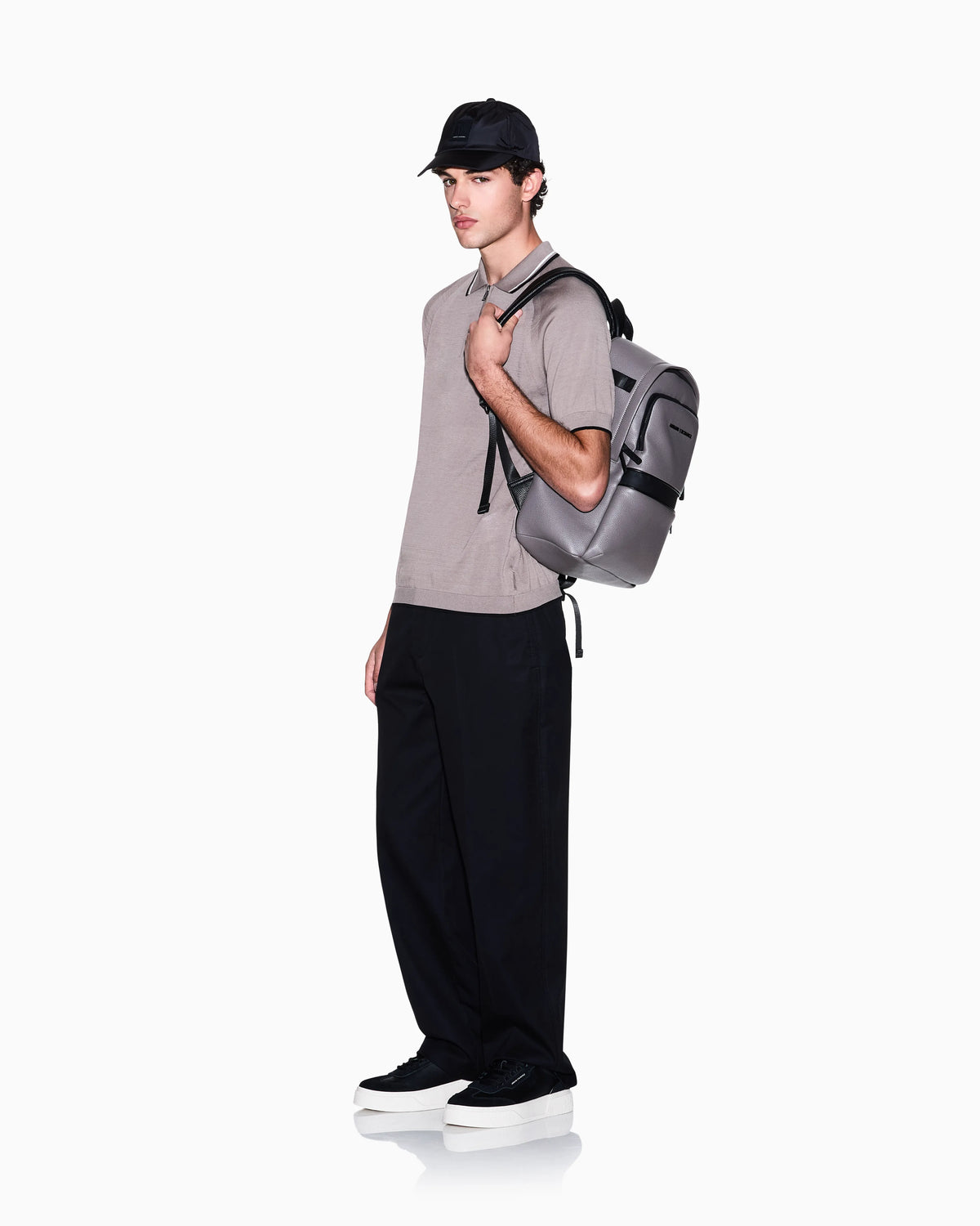 Zip-up knit polo shirt