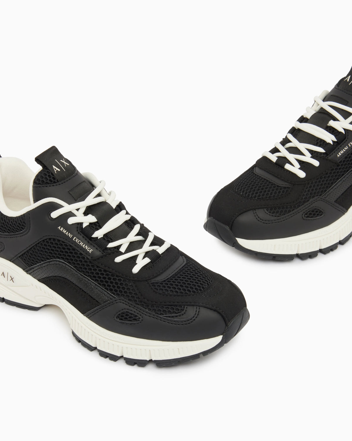 Sneakers in microsuede and mesh
