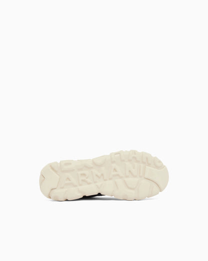 Sneakers with oversized sole and contrasting inserts
