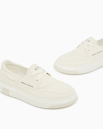 Sneakers with crossed laces and logo