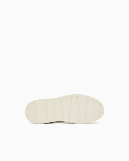 Sneakers with crossed laces and logo