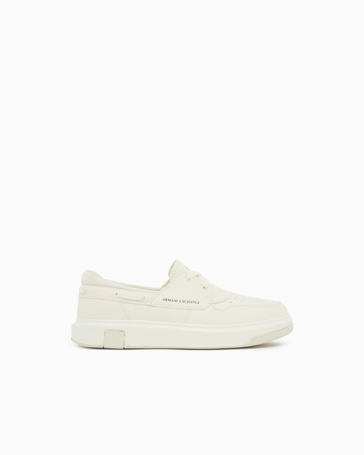 Sneakers with crossed laces and logo