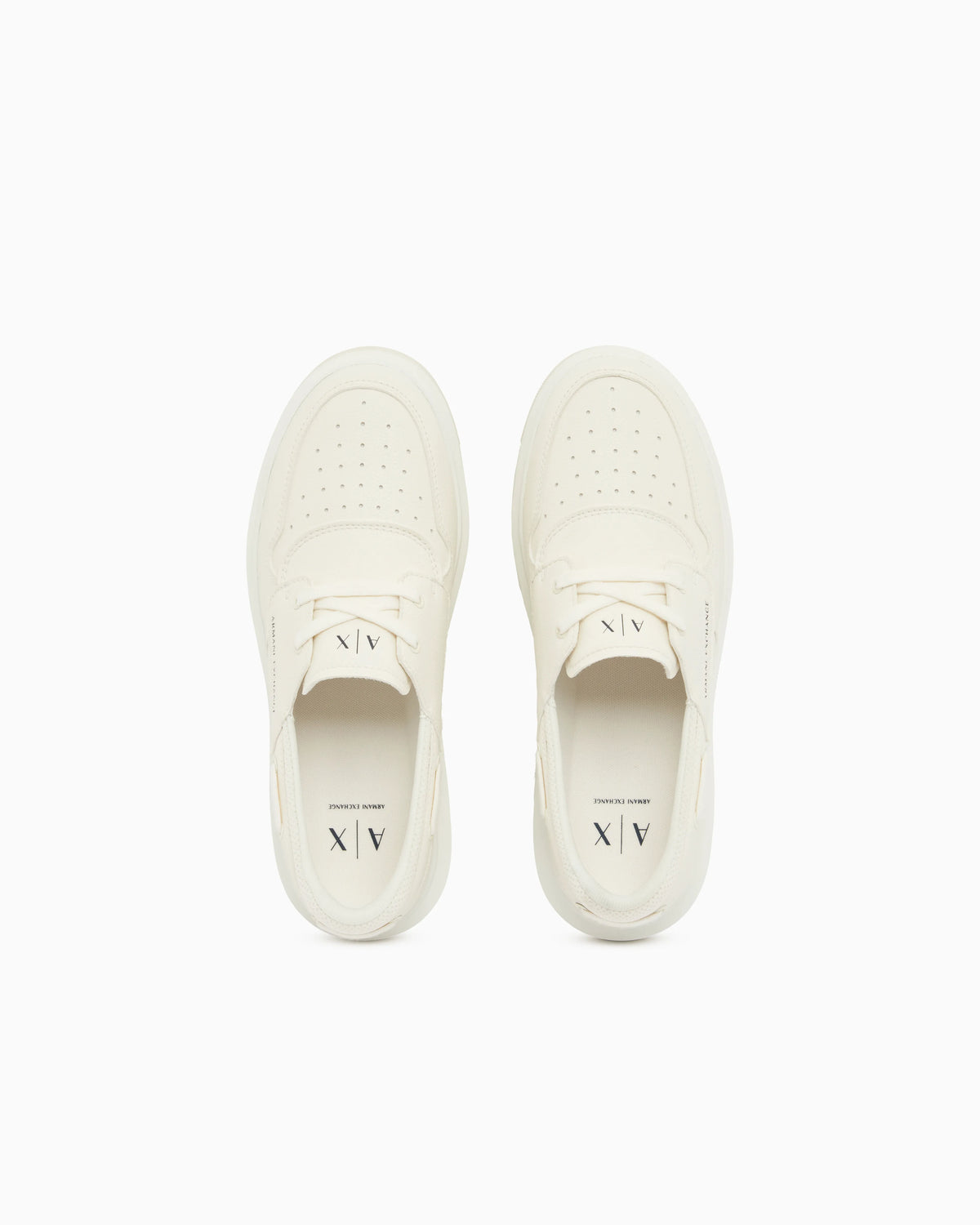 Sneakers with crossed laces and logo