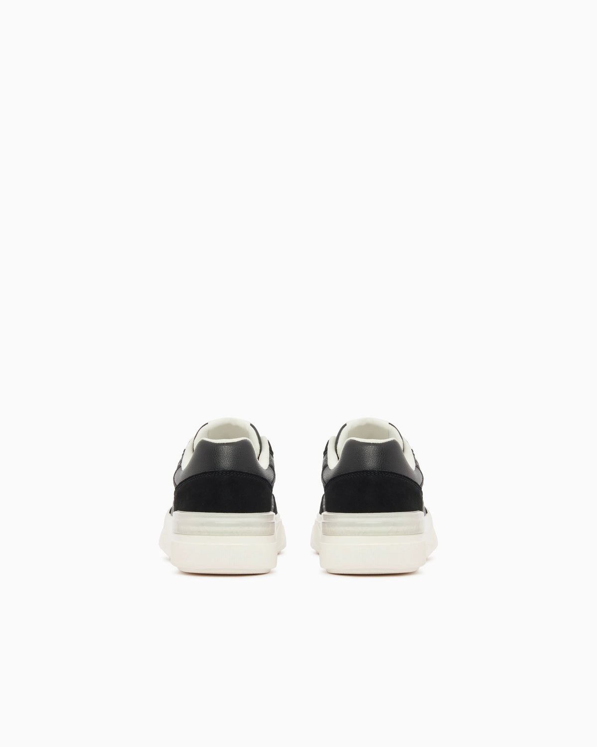 Sneakers with suede inserts