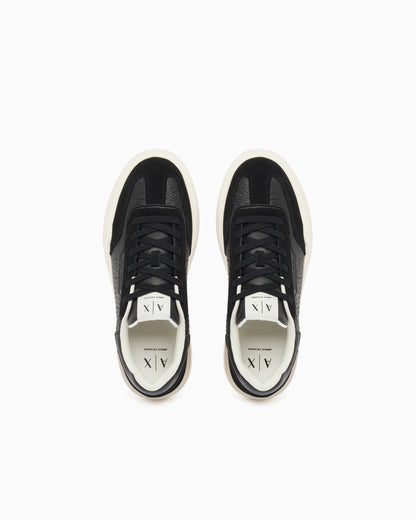Sneakers with suede inserts