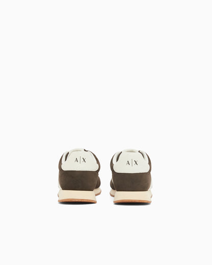 Sneakers with side logo band