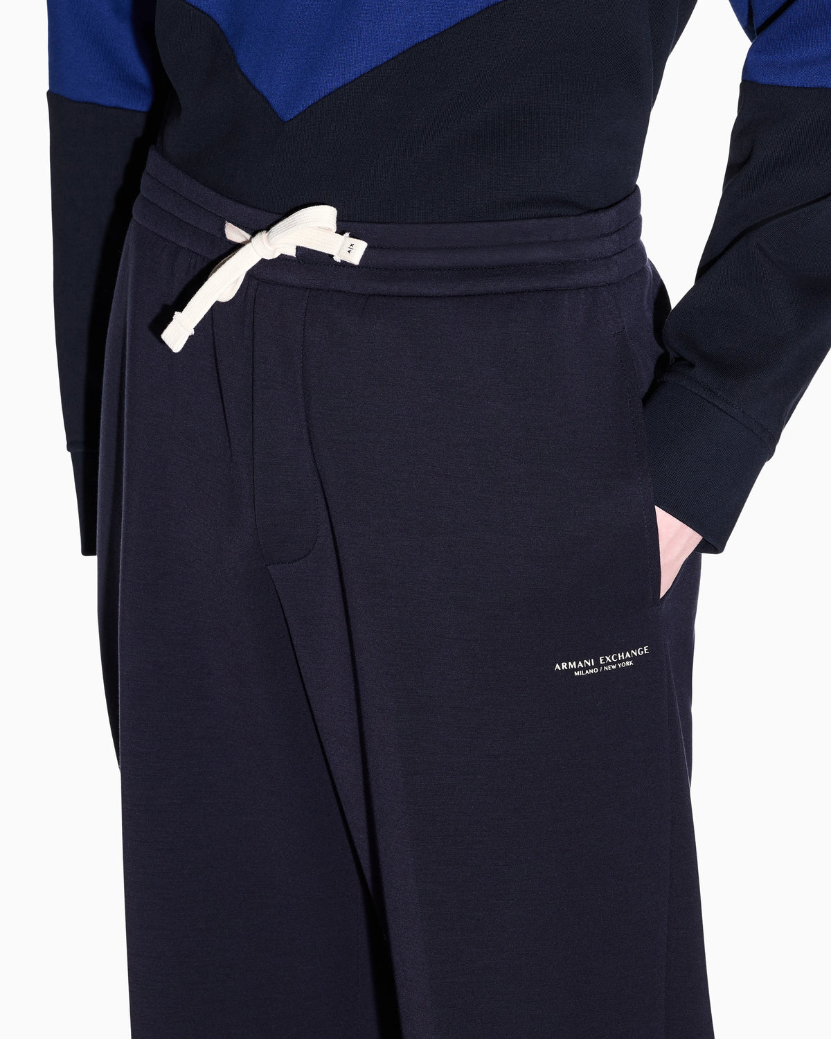 Stretch modal sweatpants with a drawstring and pockets