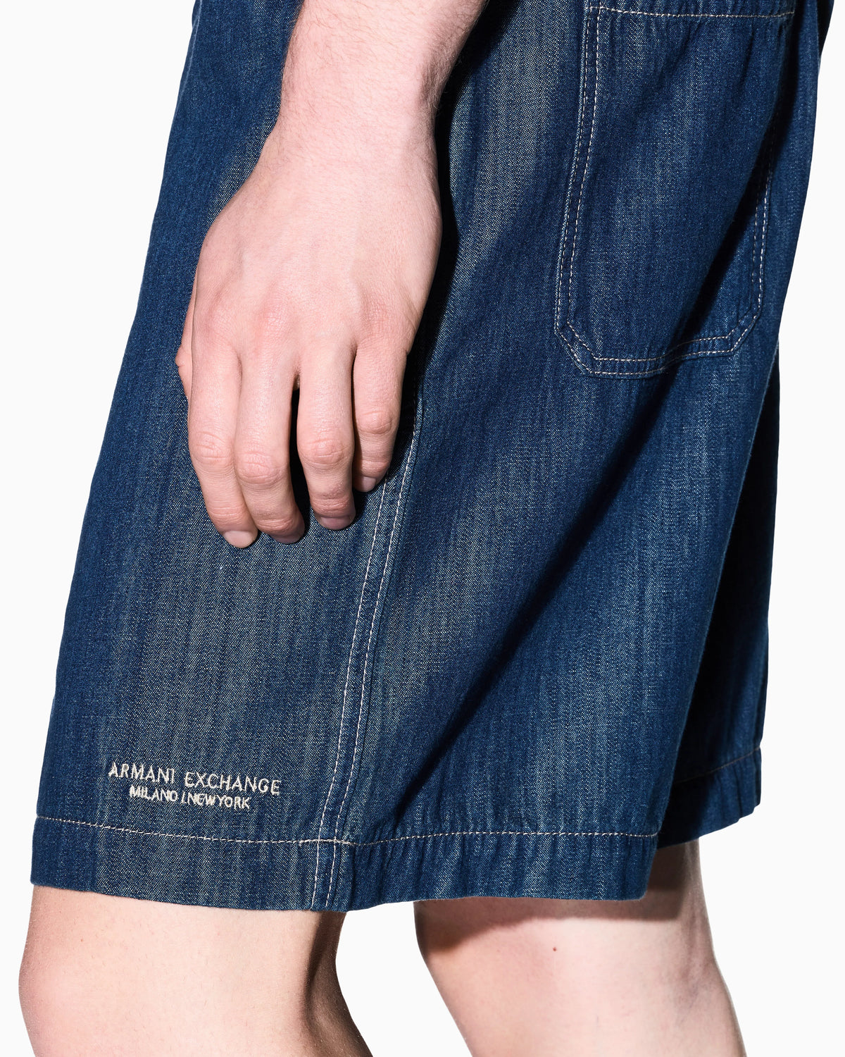 regular fit shorts in washed cotton denim