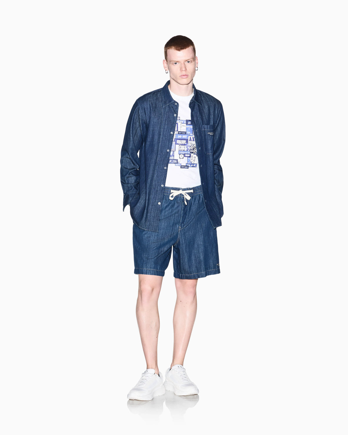 regular fit shorts in washed cotton denim