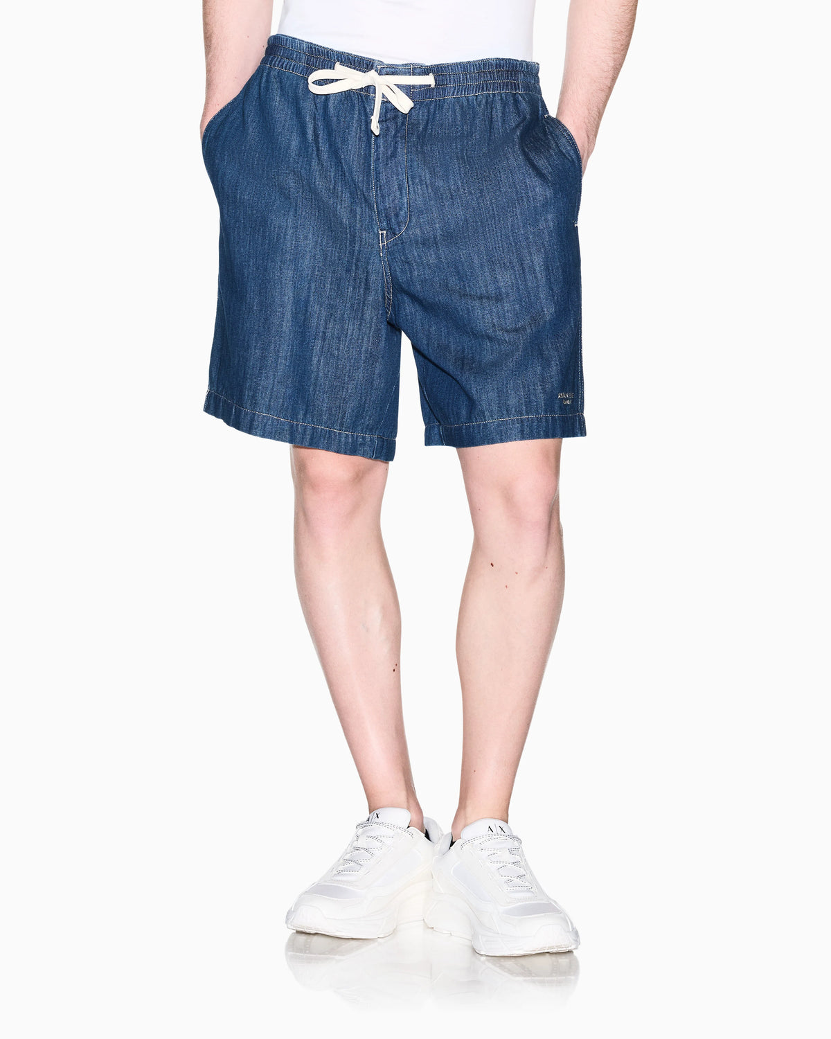 regular fit shorts in washed cotton denim