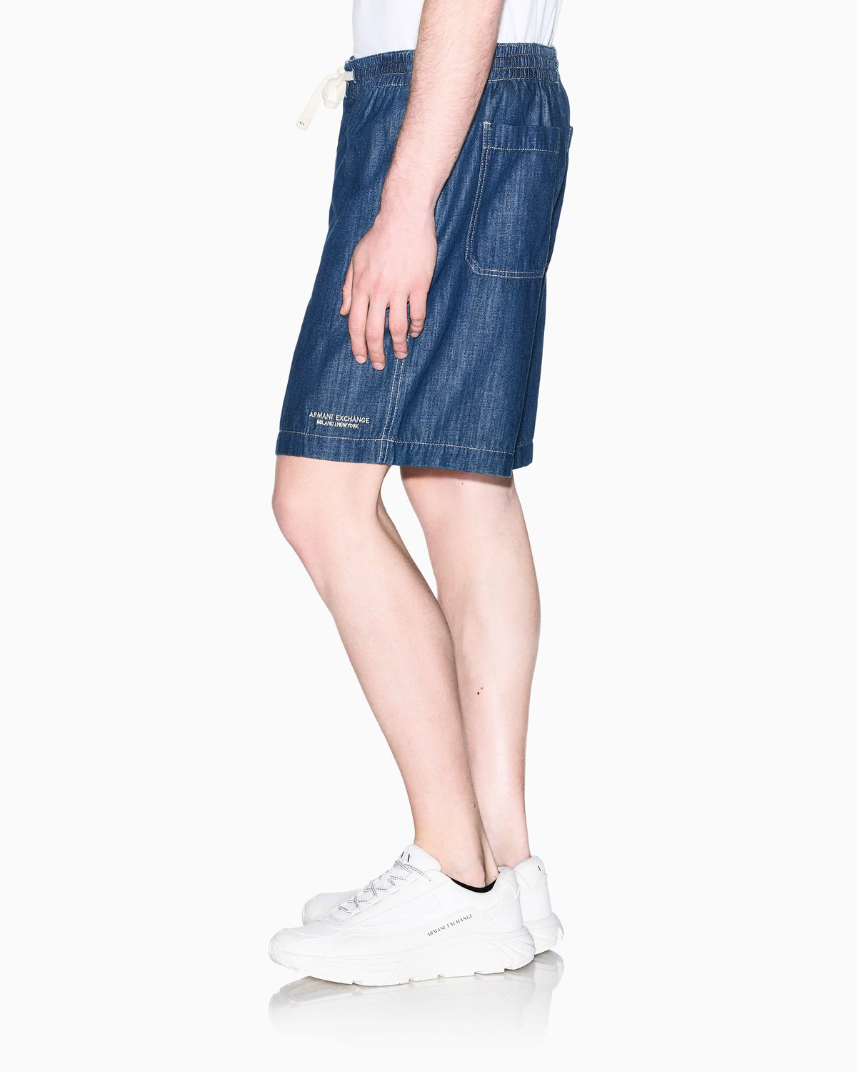 regular fit shorts in washed cotton denim