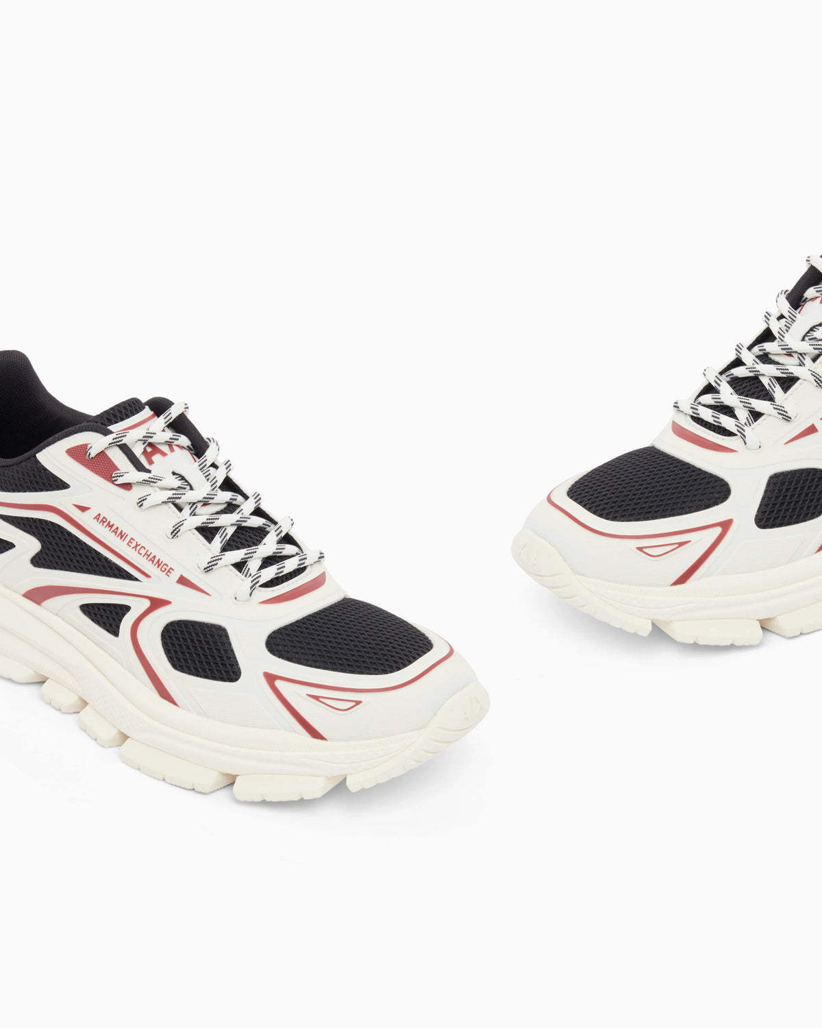 Sneakers in mesh with metallic details