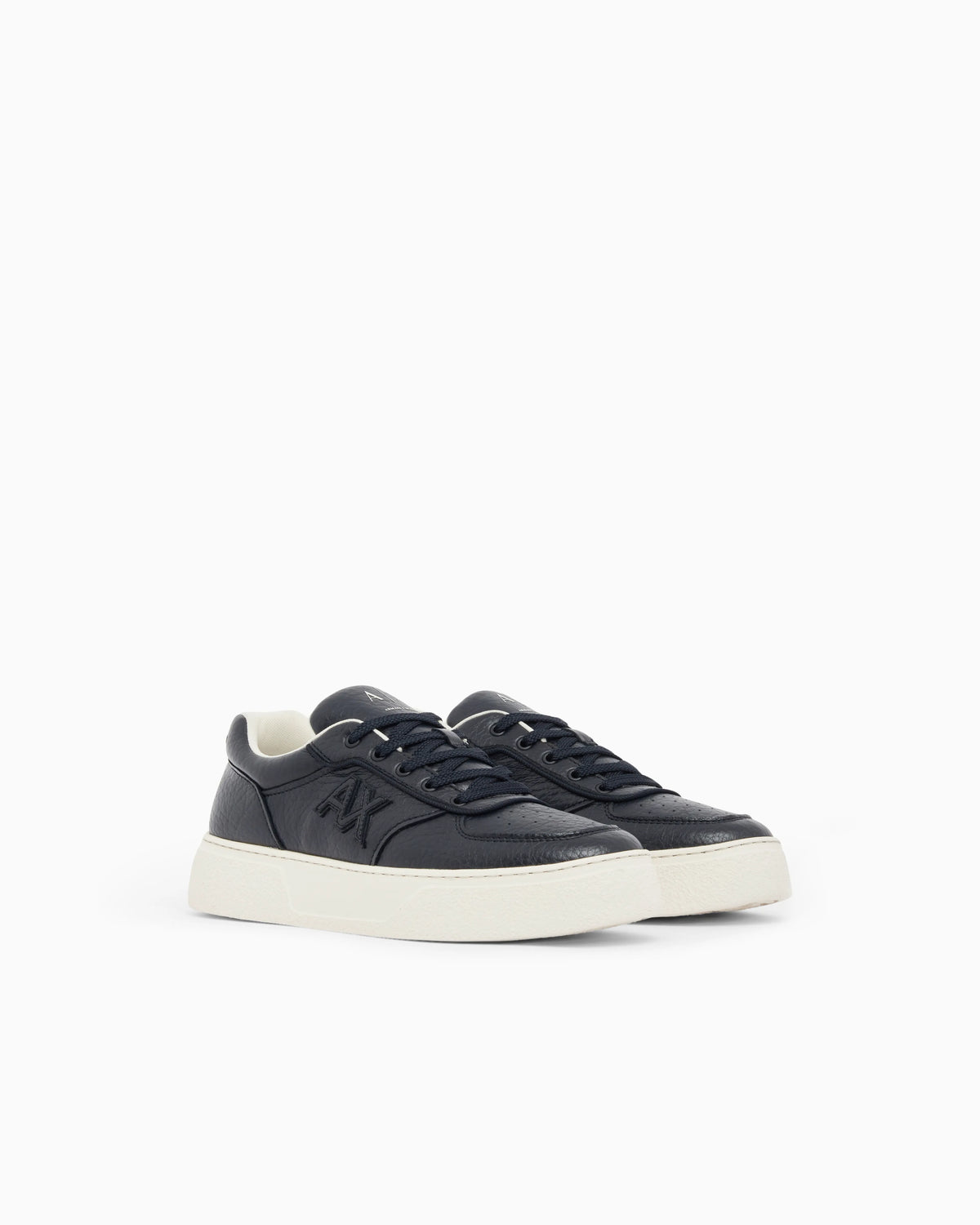 Sneakers with deer effect