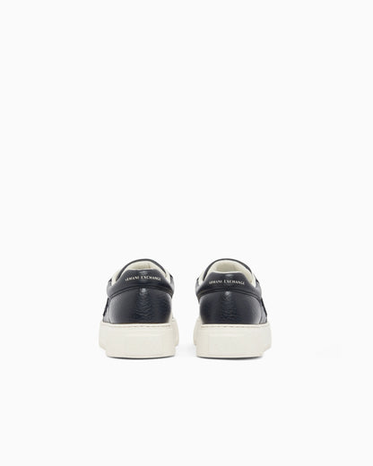 Sneakers with deer effect