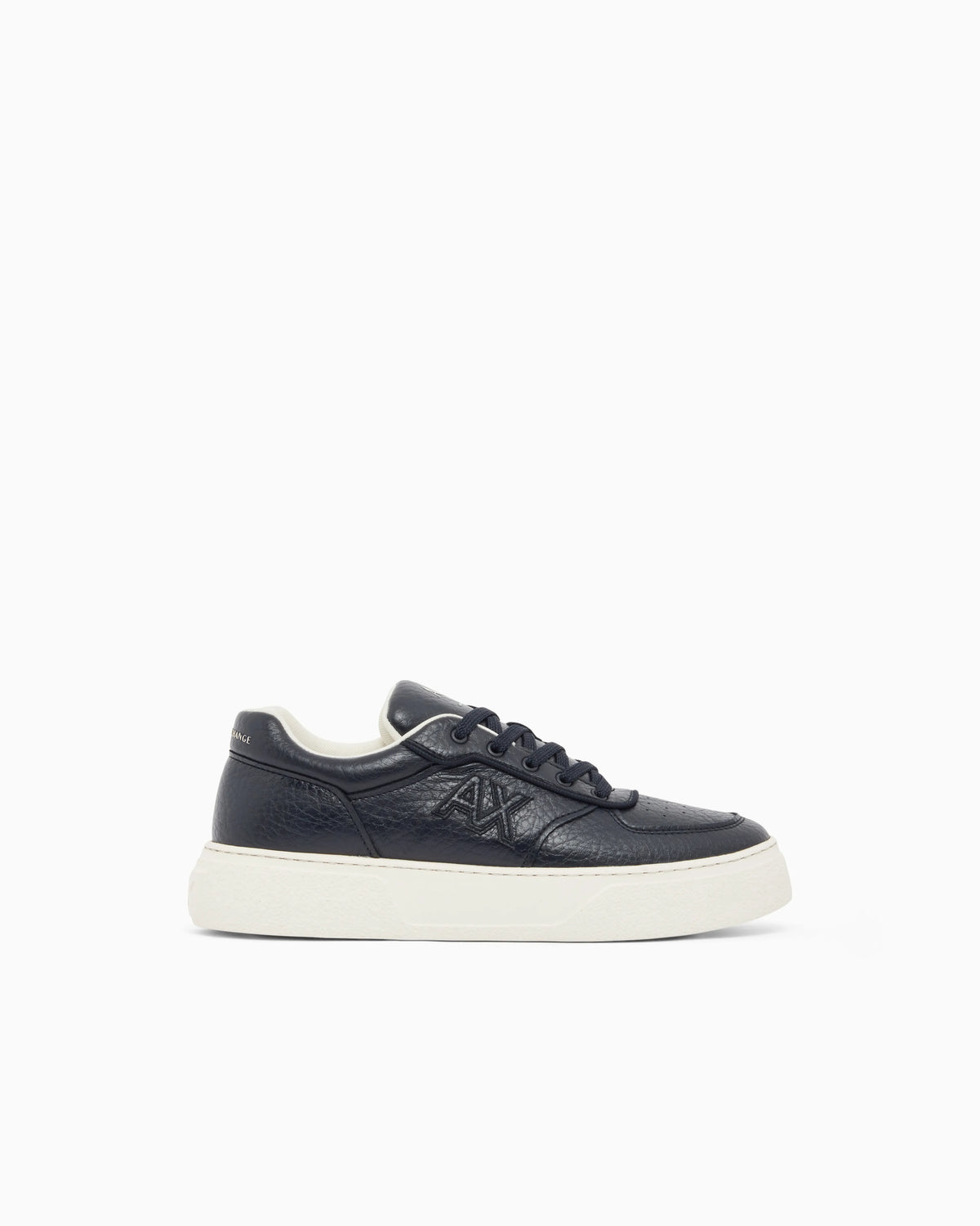 Sneakers with deer effect