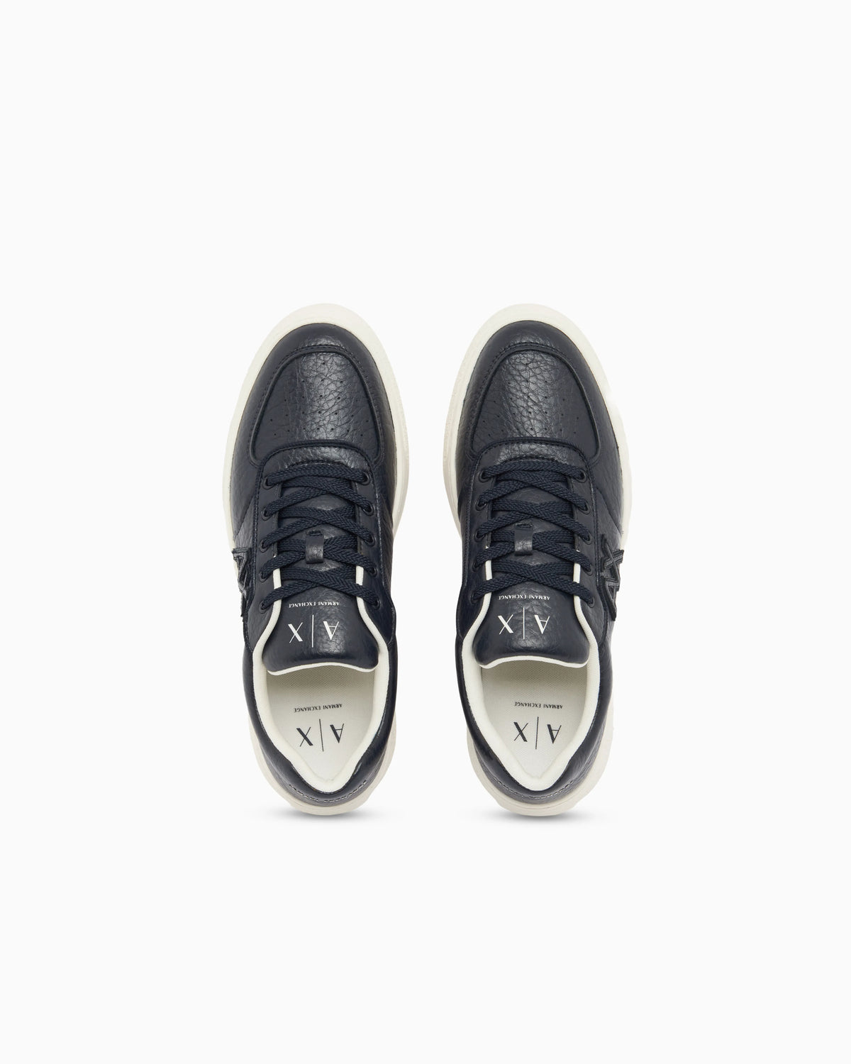 Sneakers with deer effect