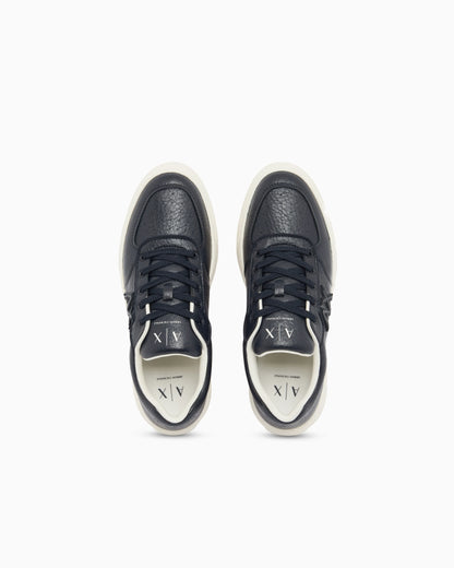 Sneakers with deer effect