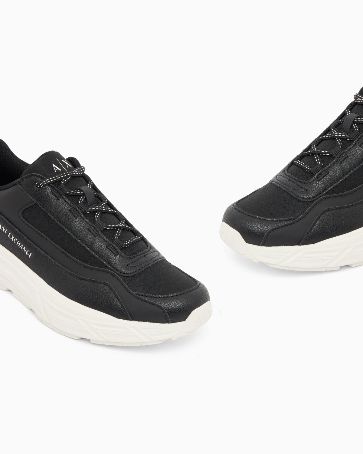 sneakers with ripstop and rubber sole