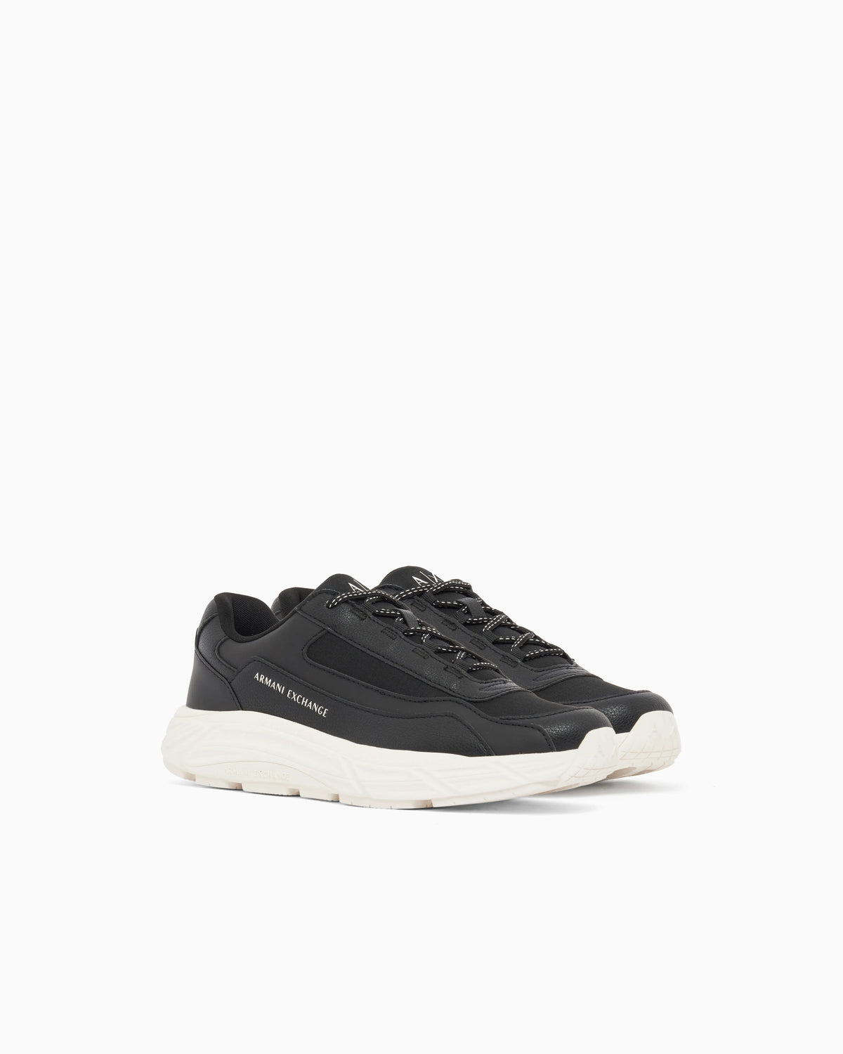 sneakers with ripstop and rubber sole