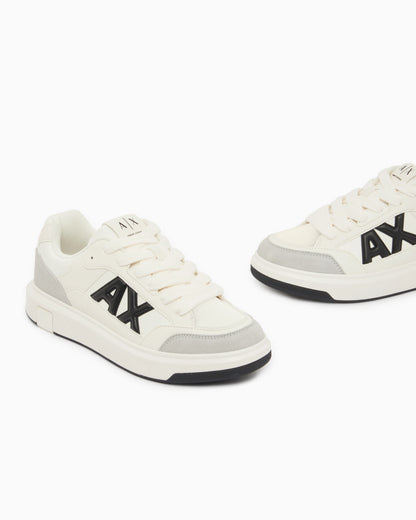Sneakers in suede and mesh with a rubber sole
