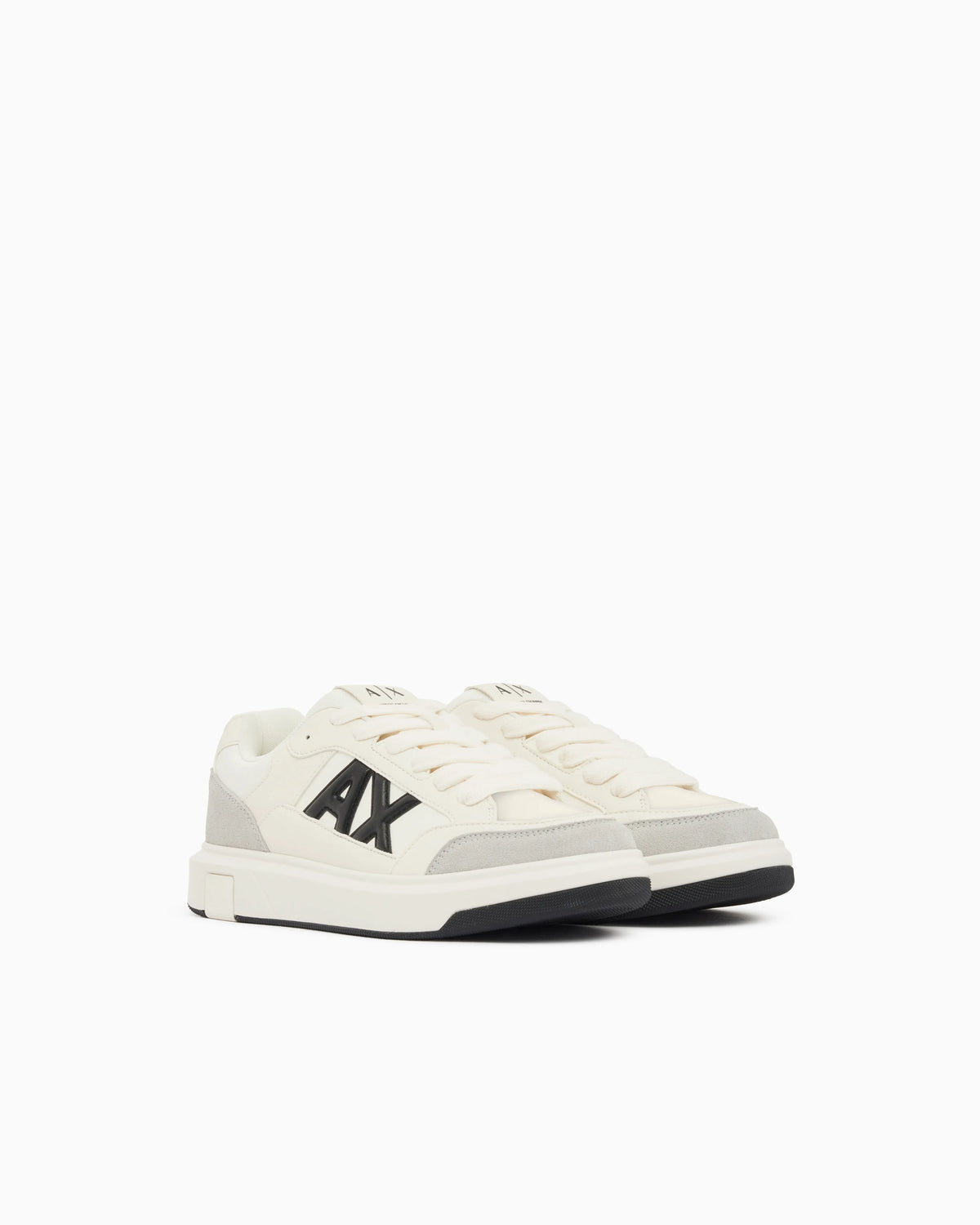 Sneakers in suede and mesh with a rubber sole