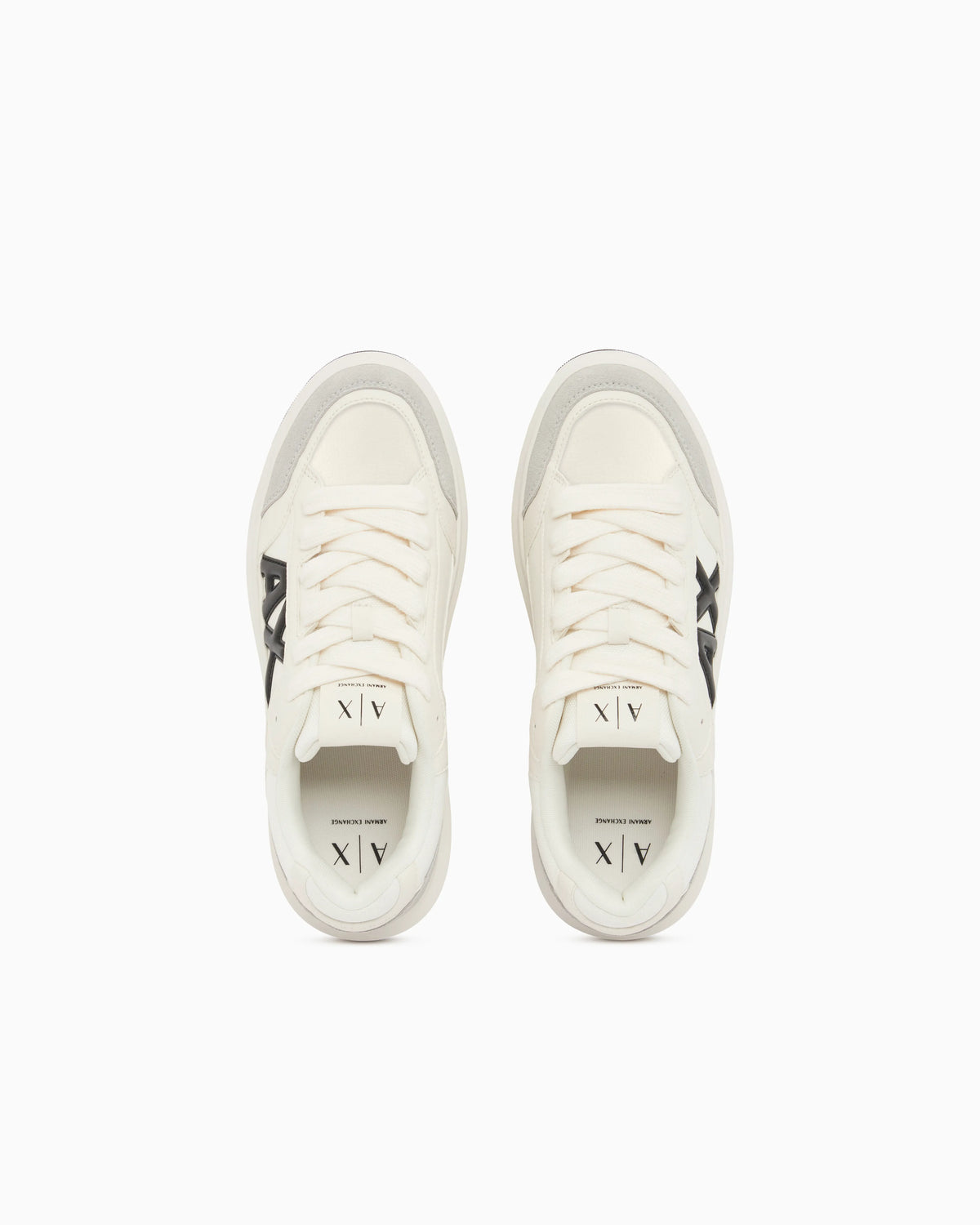Sneakers in suede and mesh with a rubber sole