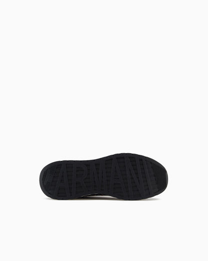 Sneakers in ripstop with micro suede