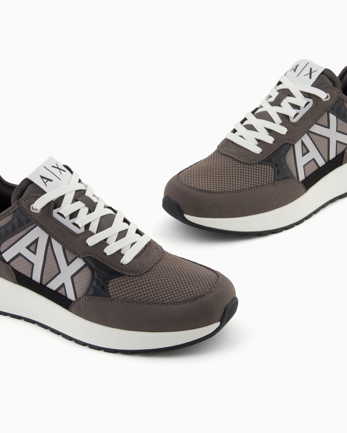 Sneakers in ripstop with micro suede