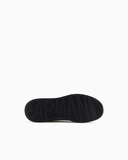 Sneakers in ripstop with micro suede